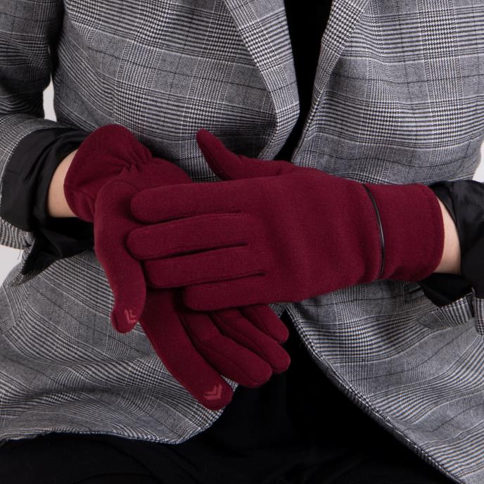 Isotoner Ladies Thermal SmarTouch Glove With Piping Detail Burgundy