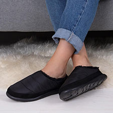 Isotoner Ladies Iso-Flex Quilted Mule Slipper