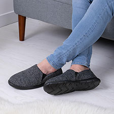 Isotoner Mens Iso-Flex Full Back Slipper 