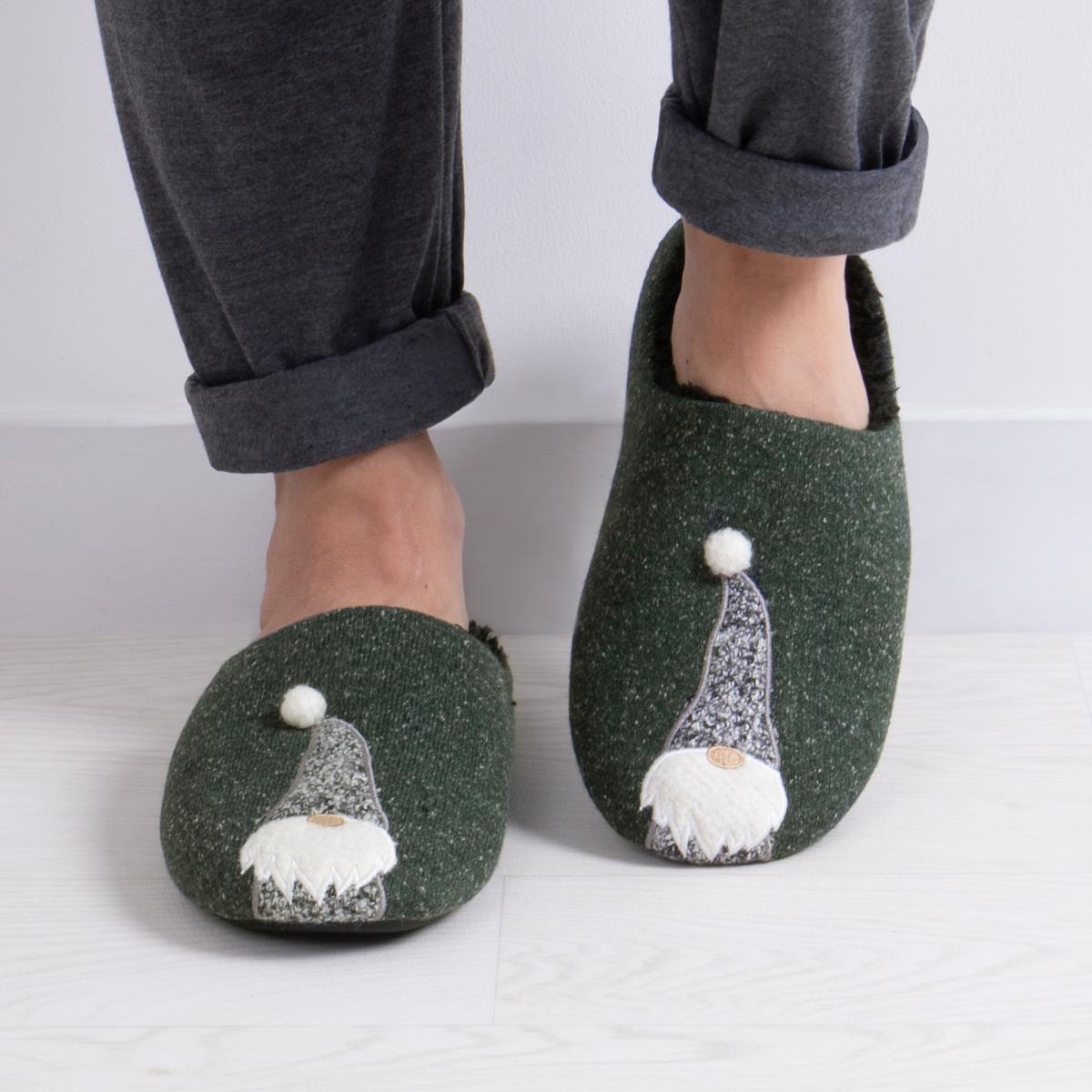 totes® toasties® Mens Novelty Applique Mule Slippers totes ISOTONER