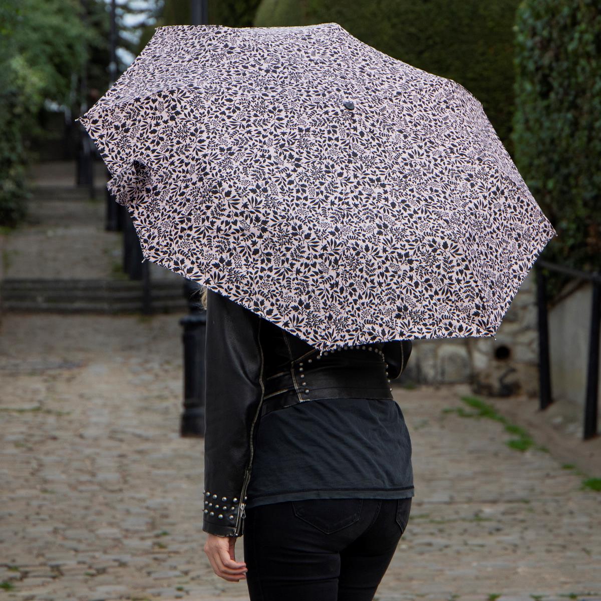 totes ECOBRELLA® XTRA STRONG Auto Open/Close Leaf Ditsy Print