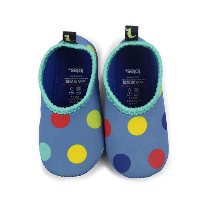 totes swim shoes