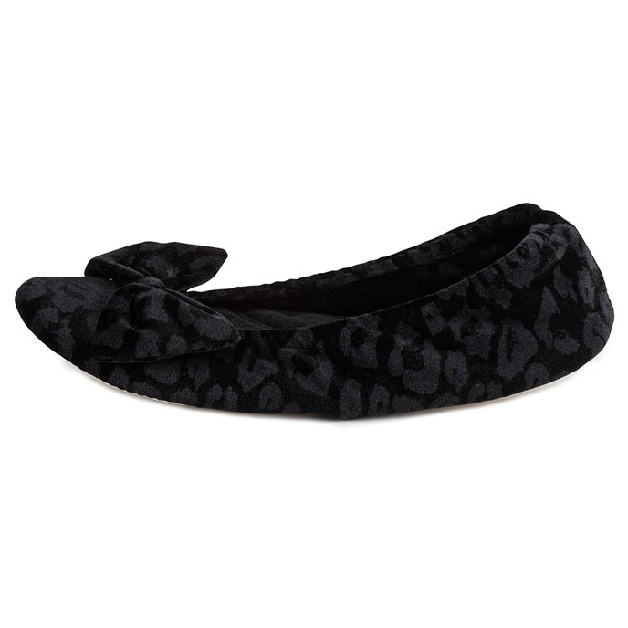 black pump slippers