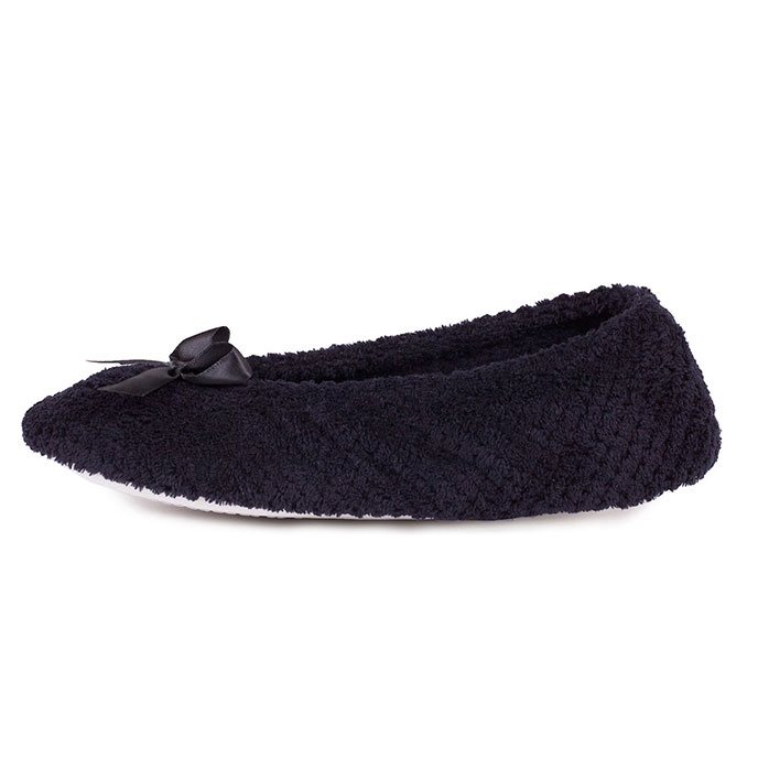 Isotoner Ladies Popcorn Ballet Slippers Black