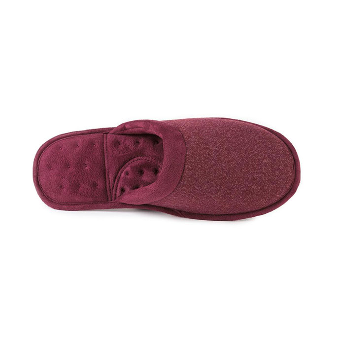 Isotoner Mens Textured Mule Slippers  Burgundy Extra Image 3