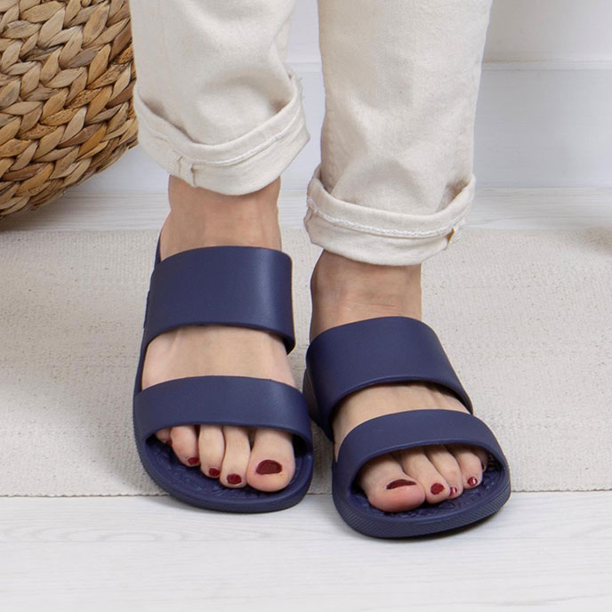 totes® SOLBOUNCE  Ladies Double Strap Slide Navy