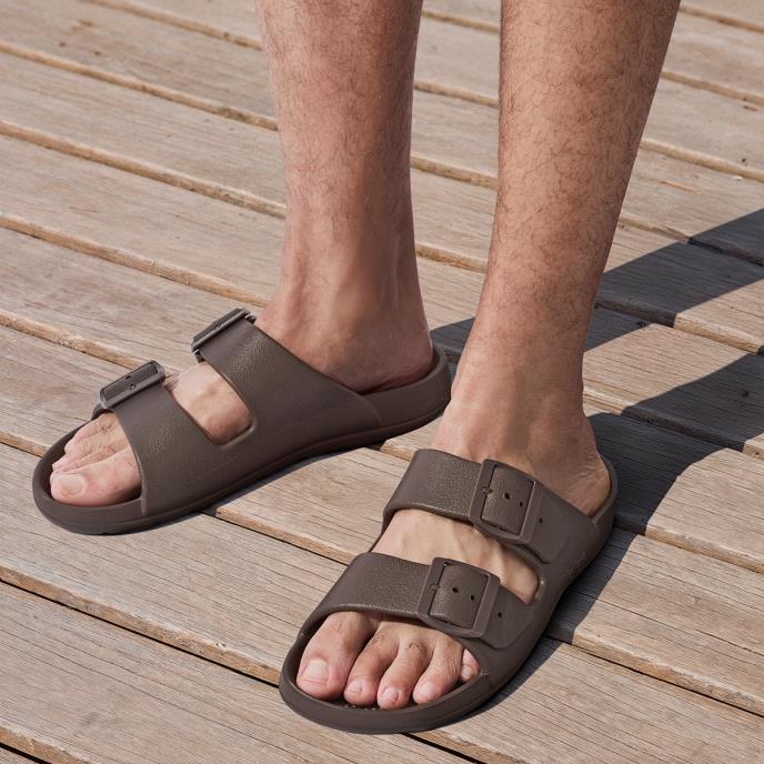 totes® SOLBOUNCE Mens Adjustable Double Buckle Slider  Brown