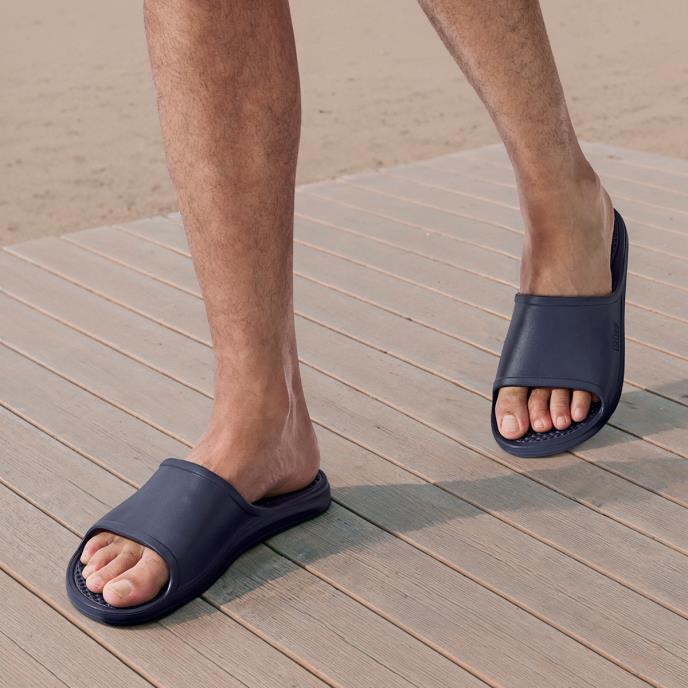 totes® SOLBOUNCE Mens Slider Navy  UK Size 10