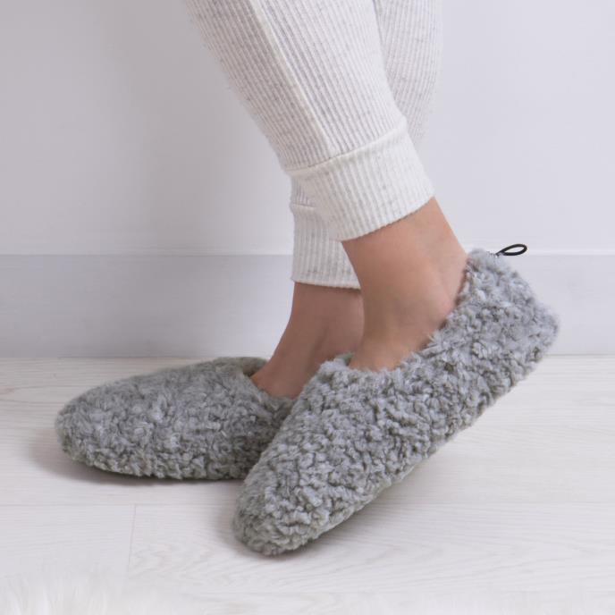 totes Ladies Faux Fur Full Back Slippers Grey