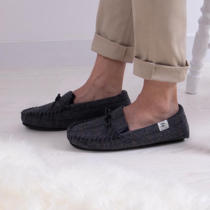 totes Mens Wool Blend Herringbone Moccasin Slippers Navy