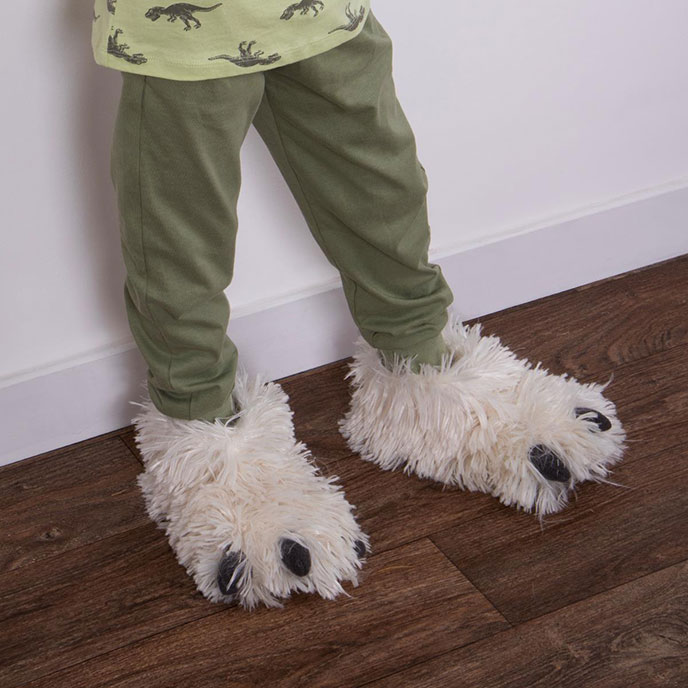 totes Kids Novelty Yeti Foot Slipper Cream