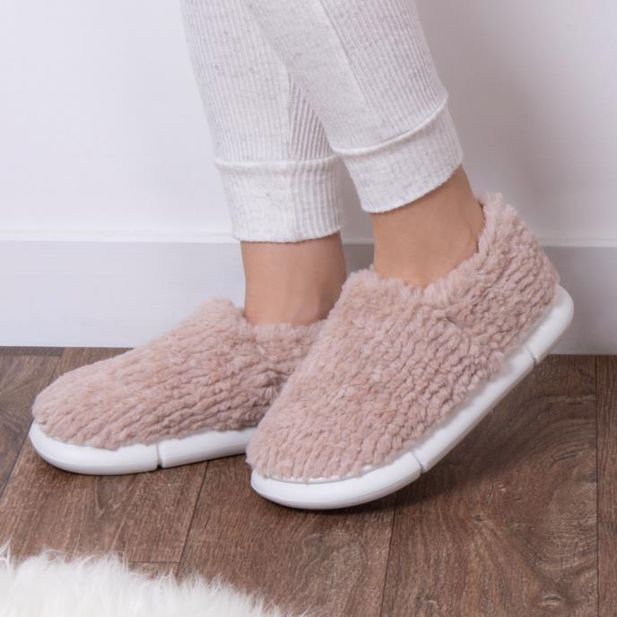 totes Ladies Icons Cloud Textured Fur EVA Slipper Beige