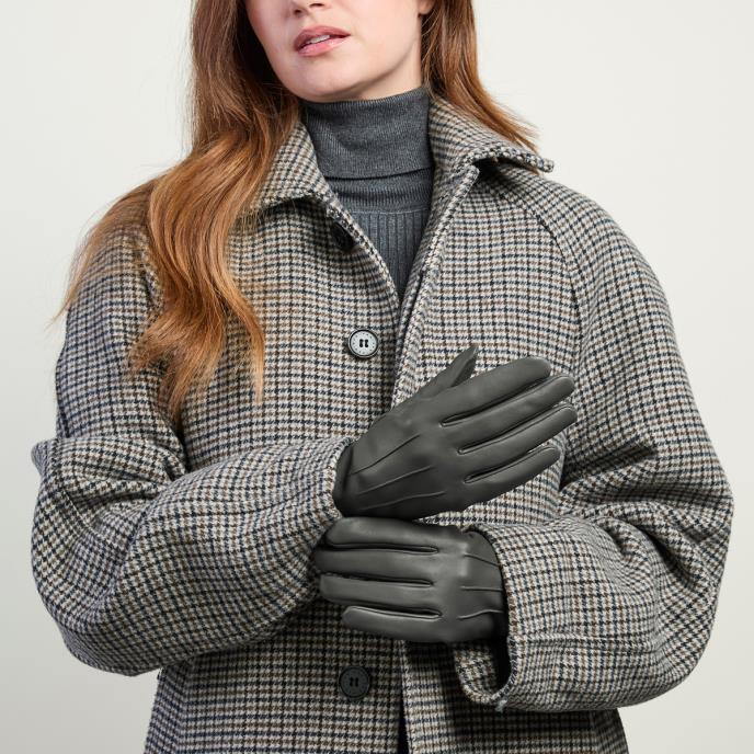 Isotoner® Ladies Three Point Leather Glove With SmarTouch™ Grey