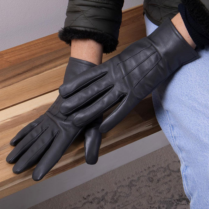 Isotoner® Ladies Three Point Leather Glove With SmarTouch® Grey
