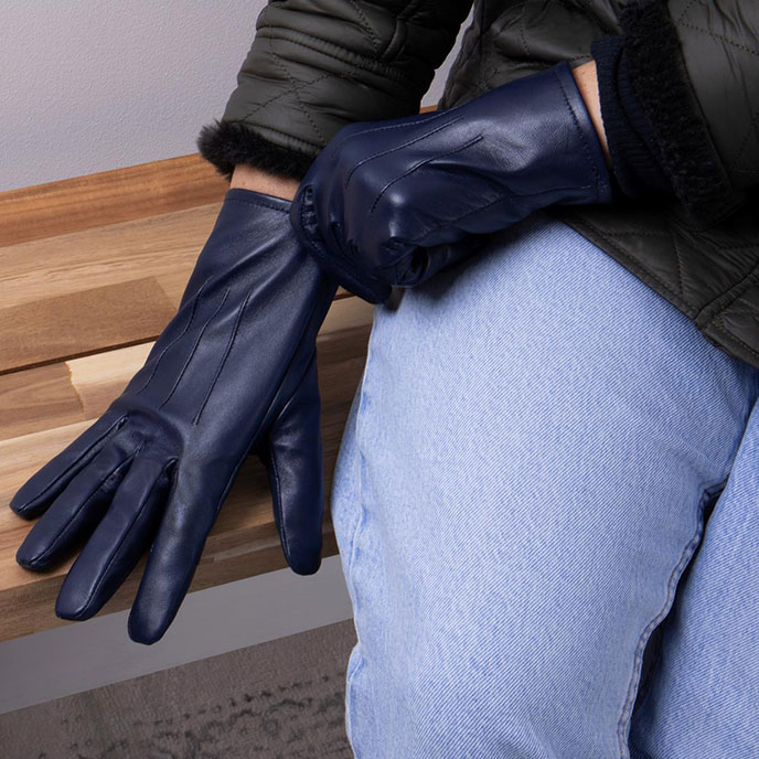Isotoner® Ladies Three Point Leather Glove With SmarTouch® Navy