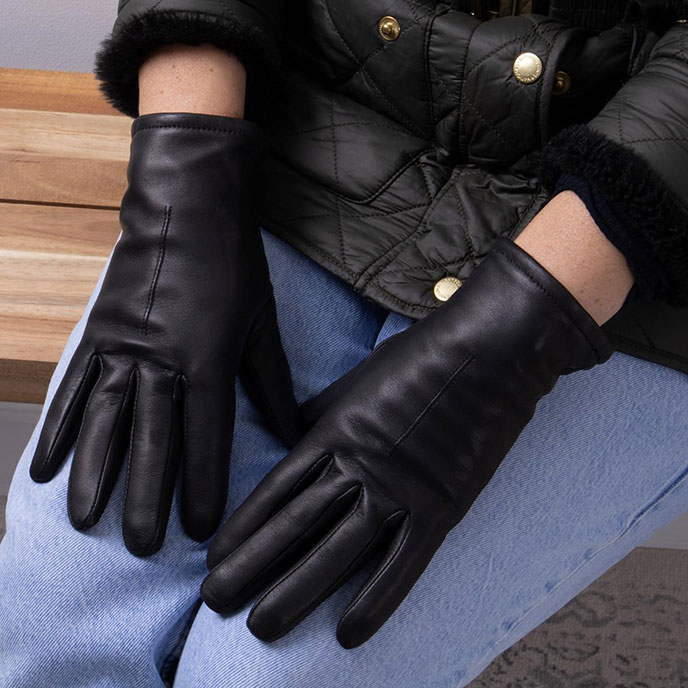Isotoner Ladies Cashmere Lined One Point Premium Leather Smartouch Gloves Black