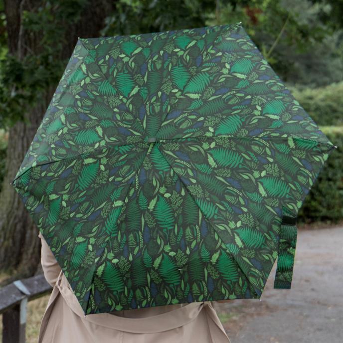 totes® Compact Flat Fern Print Umbrella (5 Section)