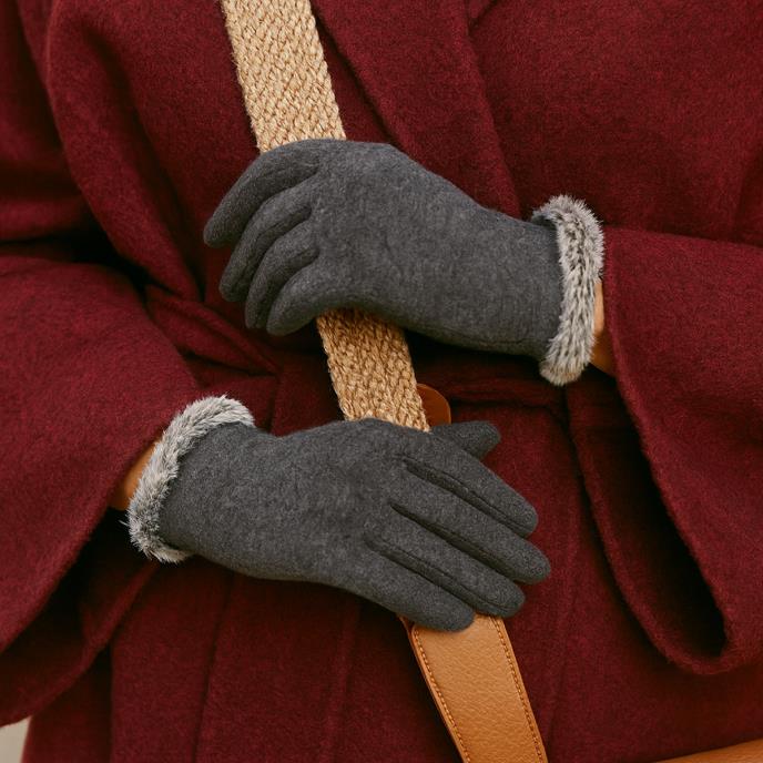 Isotoner® Ladies Thermal SmarTouch™  Glove With Tipped Fur Cuff Grey