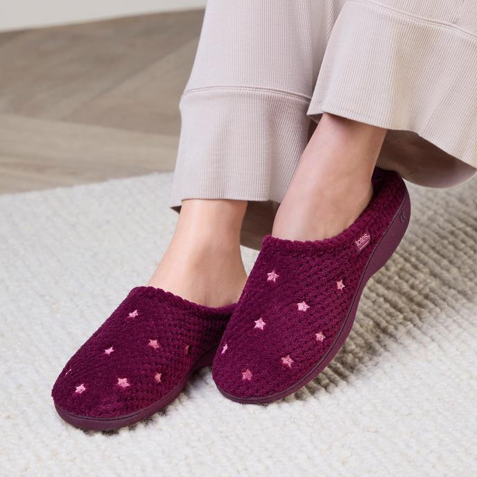 Isotoner® Ladies Popcorn Terry Mule Slipper Burgunday Star