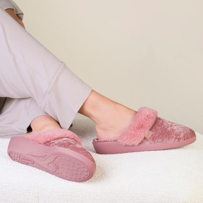 Isotoner® Ladies Sparkle Heeled Mule Slipper Pink