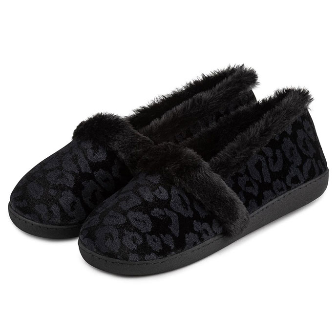 Isotoner Ladies Velour Full Back Slipper Black Leopard