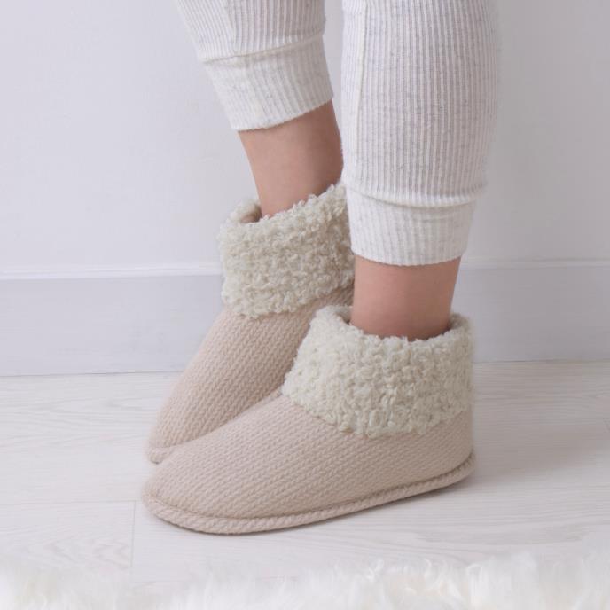 Isotoner Ladies Cable Boot Slipper Cream