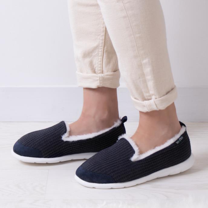 Isotoner Ladies Iso-Flex Waffle Full Back Slipper Navy