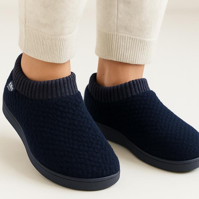 Isotoner Ladies Popcorn Full Back Bootie Slipper Navy