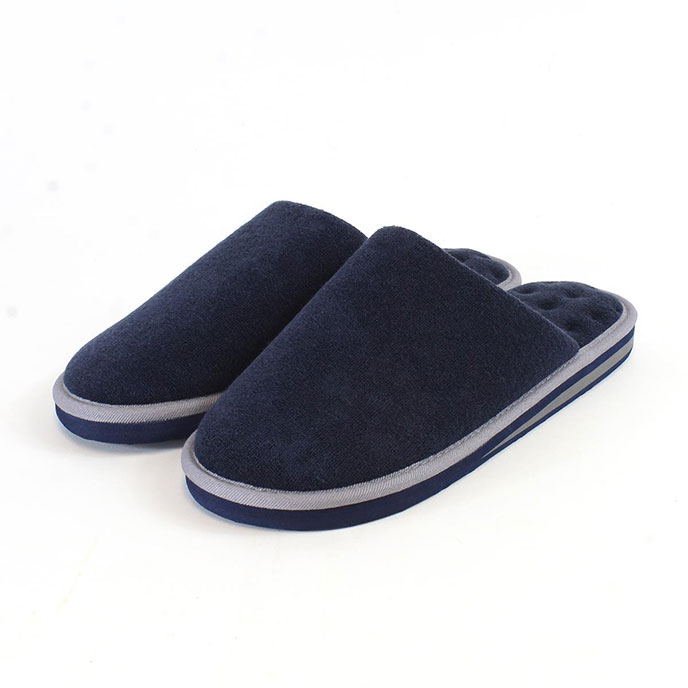 isotoner mens mule slippers