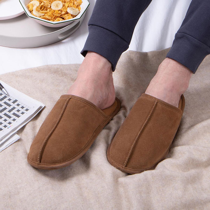 Isotoner Mens Real Suede Mule Slipper Tan