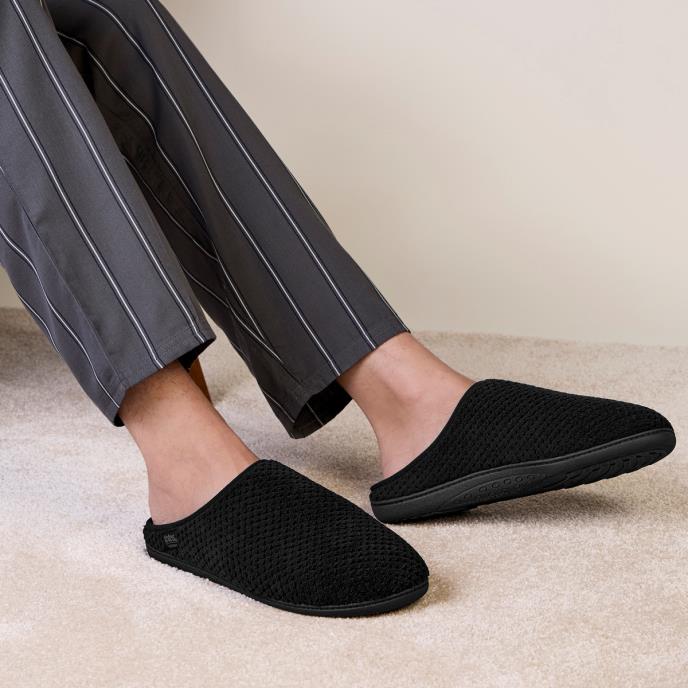 Isotoner® Mens Swept Back Popcorn Mule Slipper Black