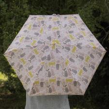 totes® Compact Round Dotty Cat 