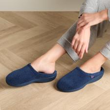 isotoner ladies popcorn terry mule slippers